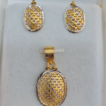 916 HALLMARK GOLD PENDANT SET by Sangam Jewellers
