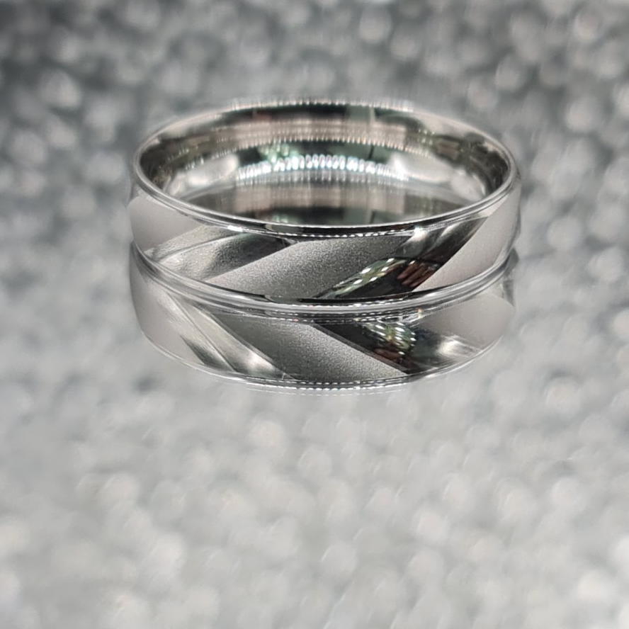 Buy Silver Titanium & Black Rubber Stripe Band Ring Online | INOX Jewelry  India - Inox Jewelry India